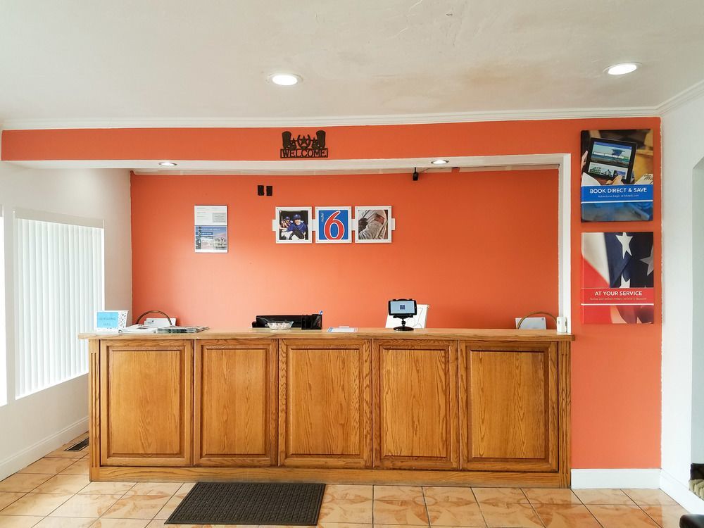 Oyo Townhouse Dodge City Ks Экстерьер фото