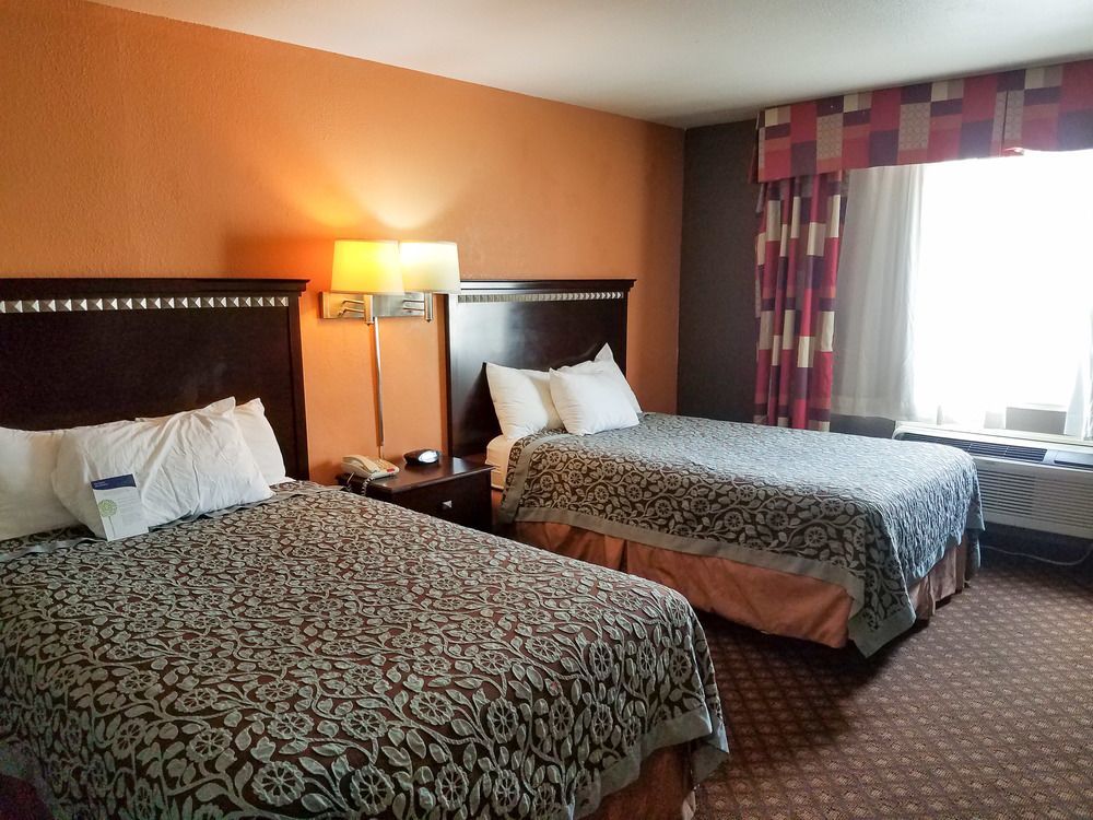 Oyo Townhouse Dodge City Ks Экстерьер фото